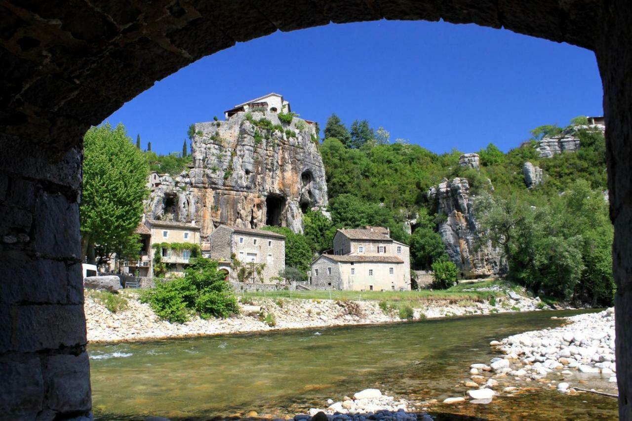 Mas Des Falaises Saint Alban Auriolles 外观 照片